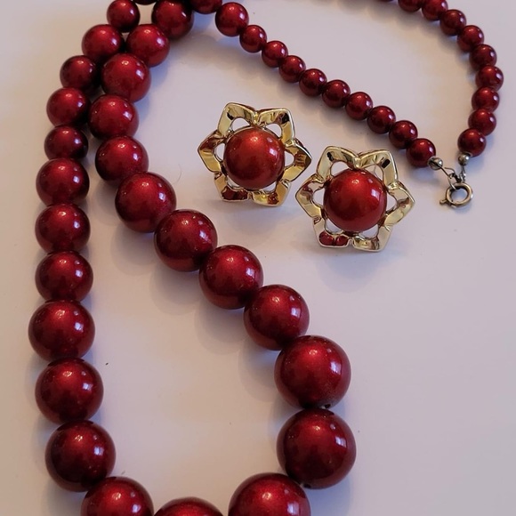 Vintage Dark Red Necklace with Matching Gold Tone Earrings - Post Back - Picture 1 of 5
